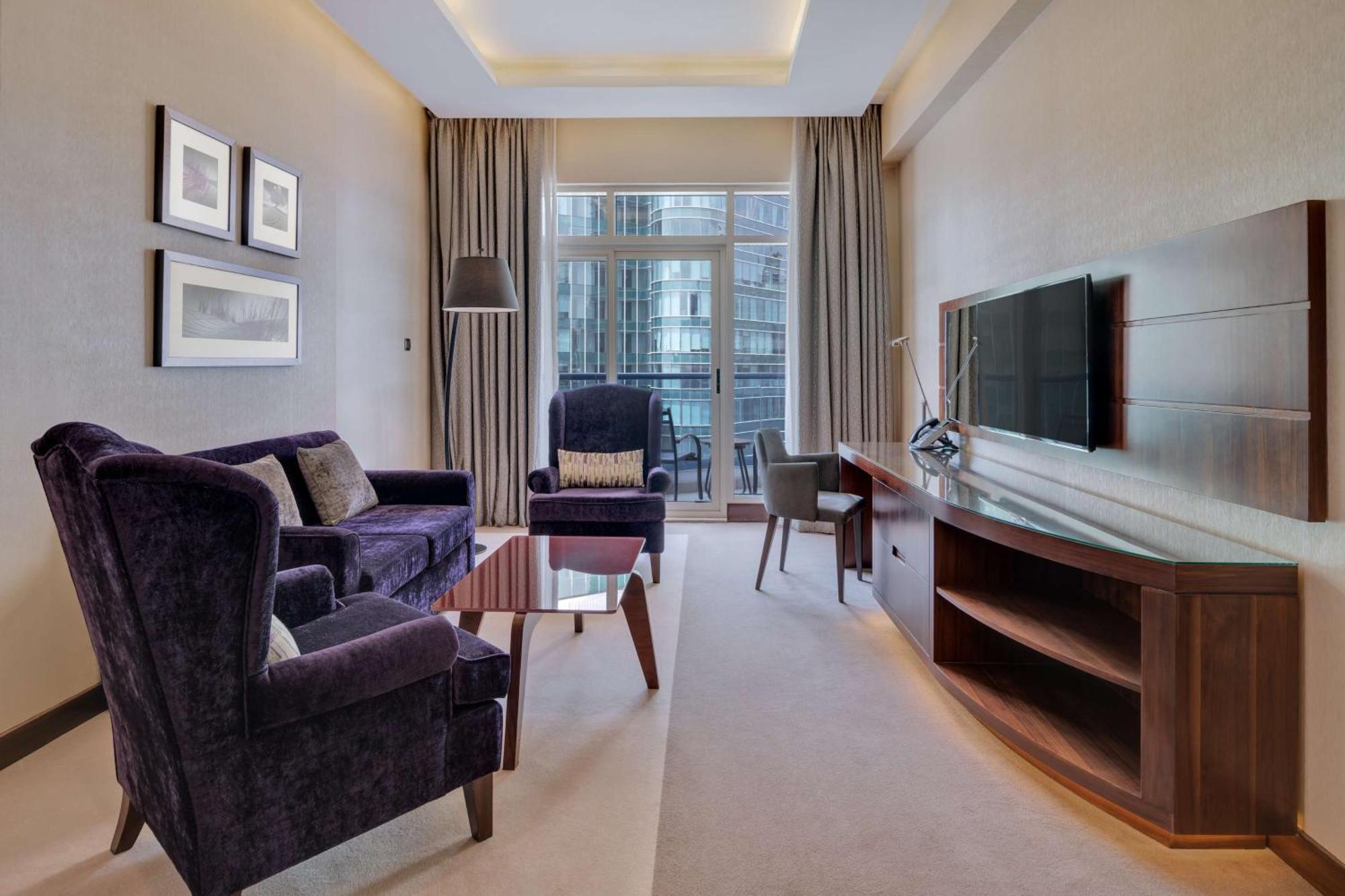 Junior Suite Lounge Access